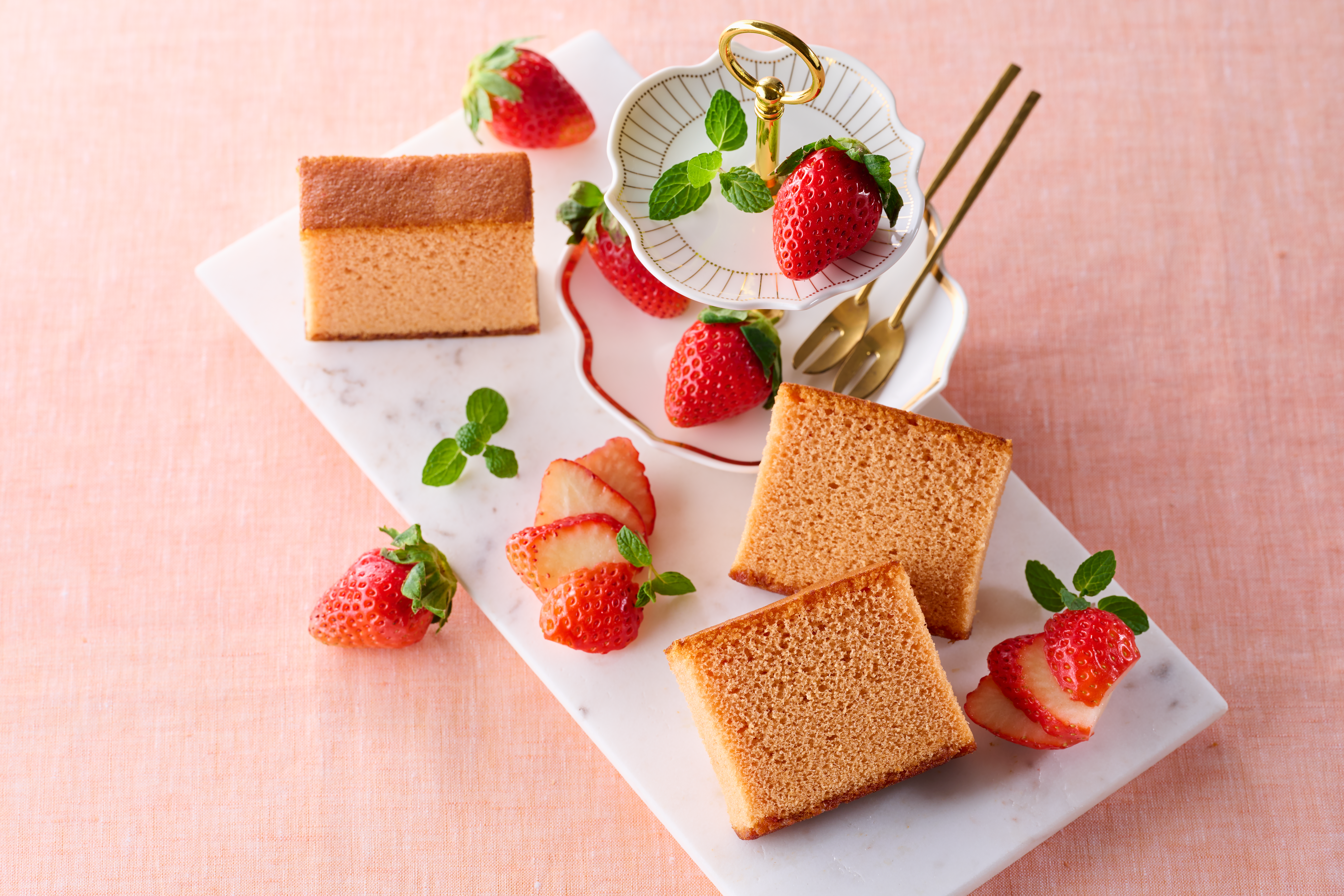 苺ミルクカステラ